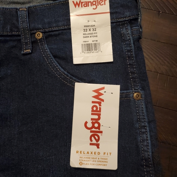 Wrangler Relaxed Straight Fit Flex Jean 32" inseam - Picture 8 of 11